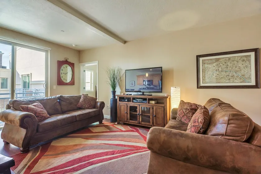 Downtown Condo by the Convention Center - Image 1