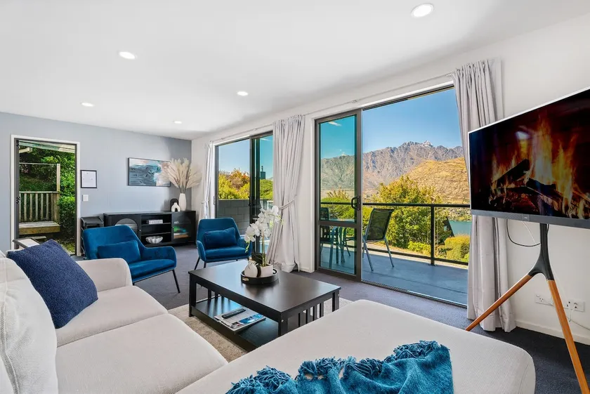 Goldfield Holiday Home - Image 1