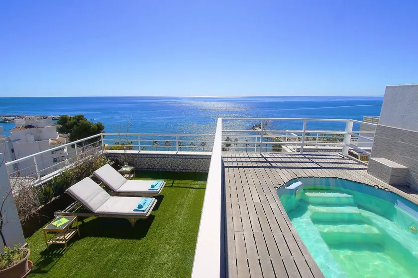1149 Unique beachfront Penthouse Marbella Center 400m2 - Image 1