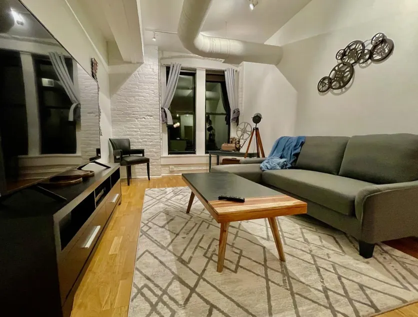 The Cinema - Spacious Loft in the Old Market - 405 - Image 1