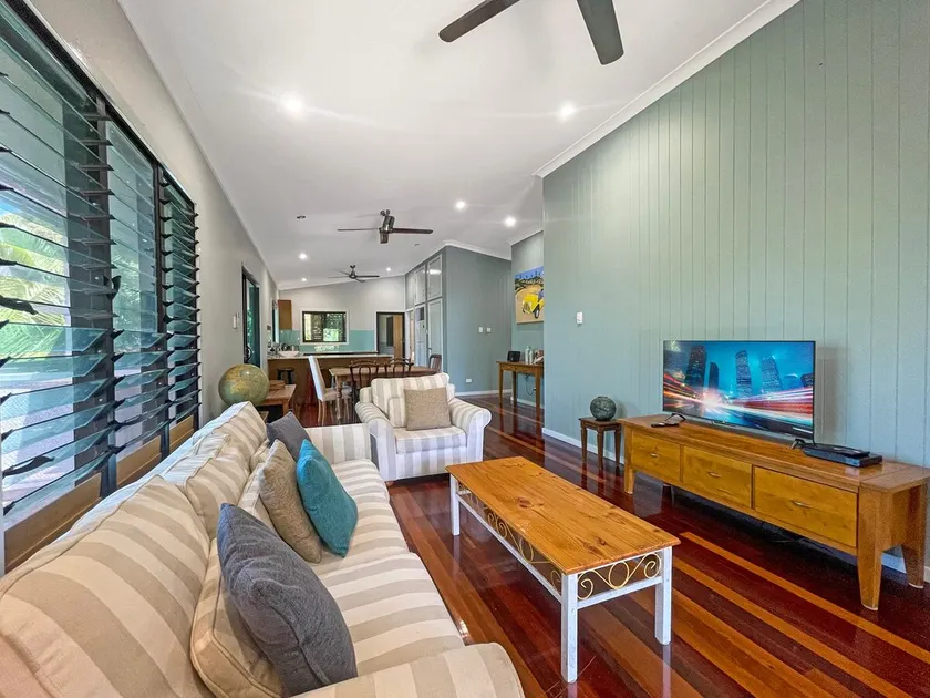 Debs Schuppen - Arcadia, QLD - Image 1