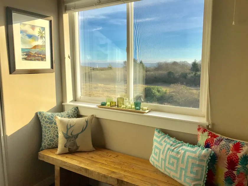 Bay Views & Charming Accents créent des vacances reposantes! - Image 1