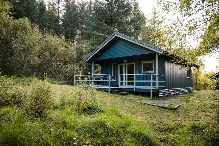 Otter with mountain view and enclosed decking - Image 1