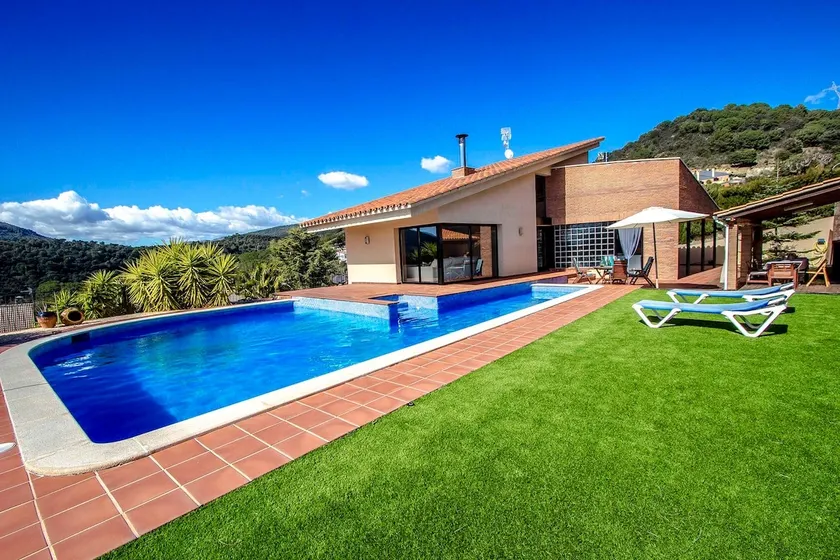 Catalunya Casas Stunning modern villa and just half hour to Barcelona! - Image 1