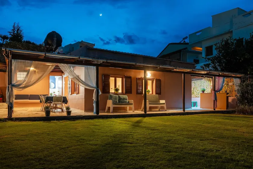Dream Beach House - Image 1