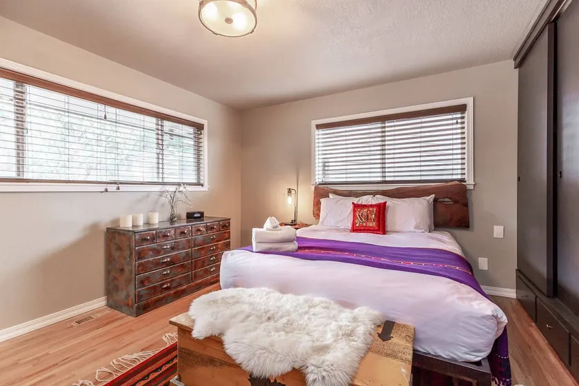 4-bed home w GameRoom, FirePit & Saltwater Hot Tub - Image 1