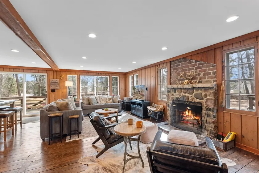 Wooded cabin w/ beach access & fire pit - Image 1