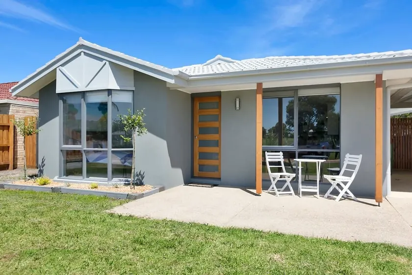Fairway Views close to beach pet friendly - Image 1
