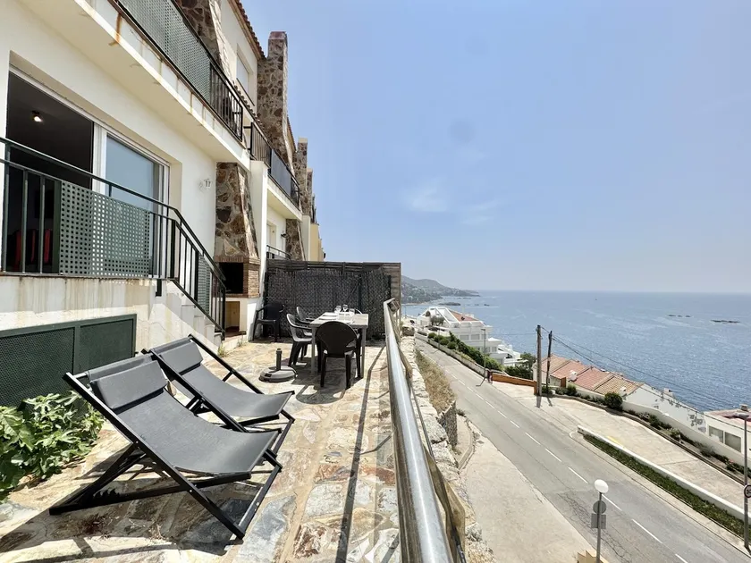TM. Semi-detached house with incredible sea view and community pool. - Image 1