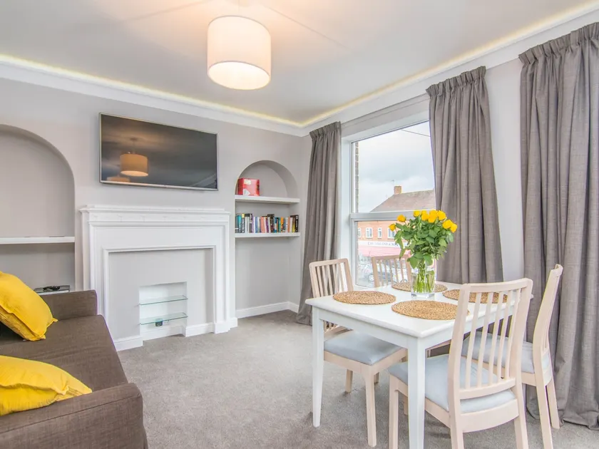 Fab Apartment - Image 1