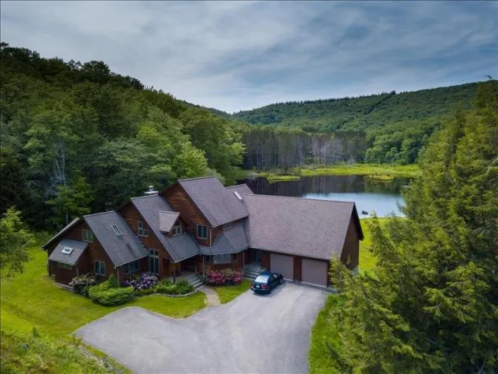 Geräumige Lakeside Hause w / Whirlpool, Haustierfreundlich! - Image 1