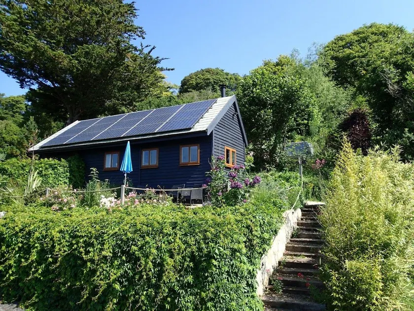 Rose Lodge, Eco Lodge with Hot Tub - Image 1