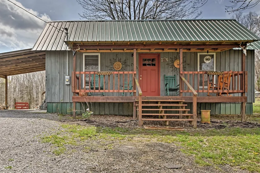Remote Kentucky Cabin w/ Fire Pit & 2 Ponds - Image 1