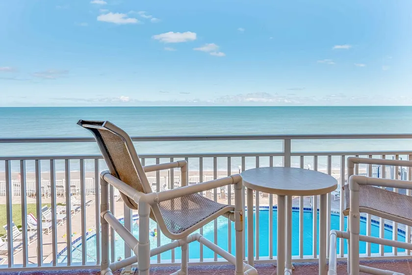 Beautiful direct ocean front beach access condo - Image 1