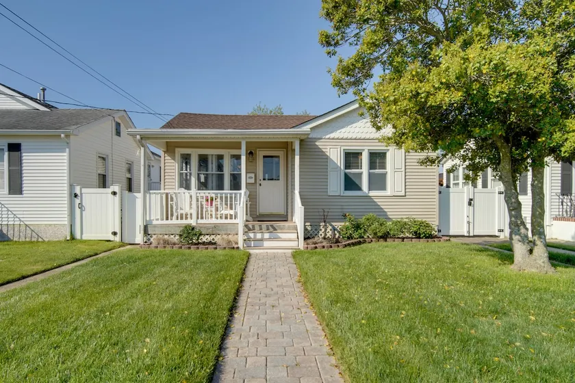 North Wildwood Vacation Rental: 4 Blocks to Beach - Image 1
