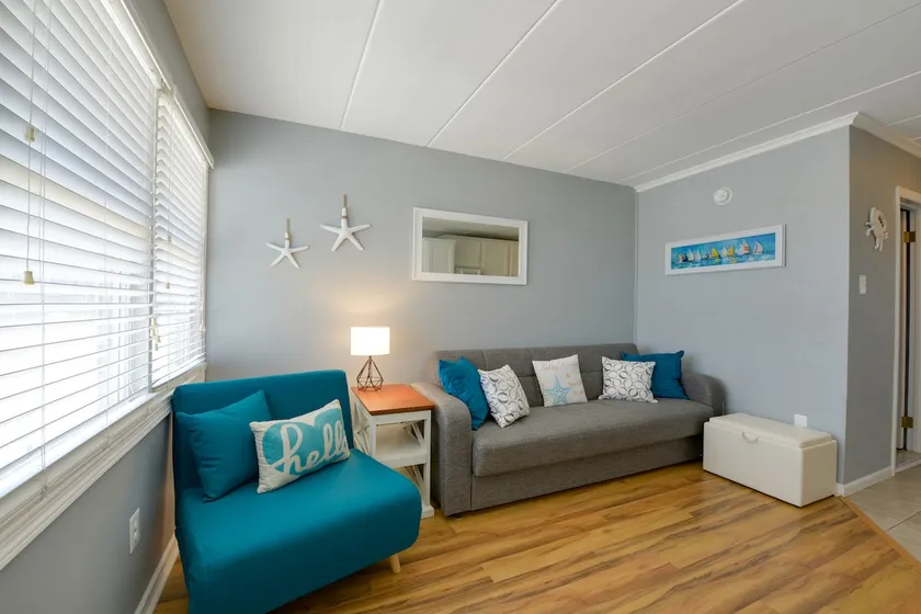 North Wildwood Condo w/ Pool, Walk to Boardwalk! - Image 1