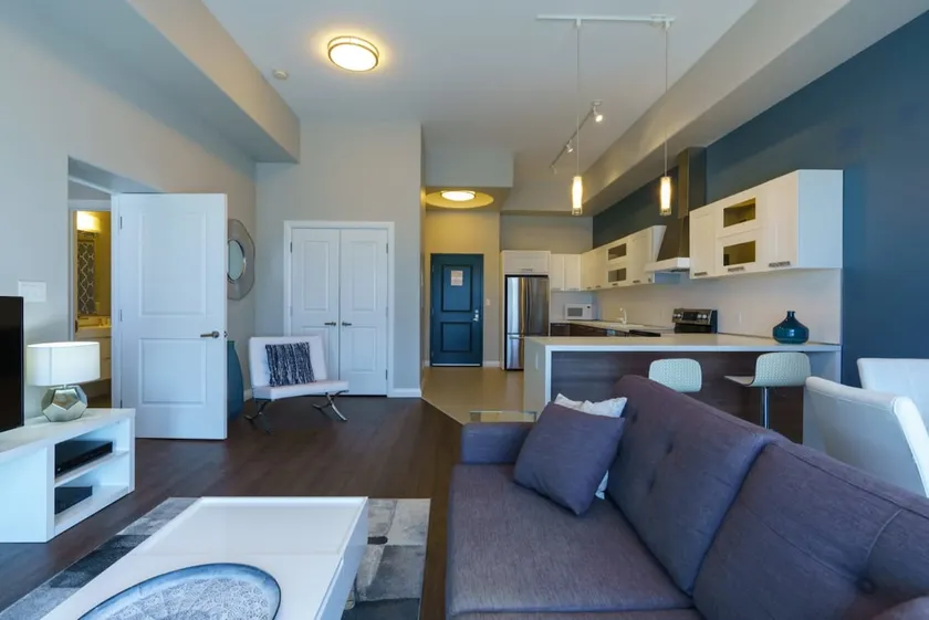 Executive Suite in Sudbury: Gym, Kitchen & Free Pa - Image 1