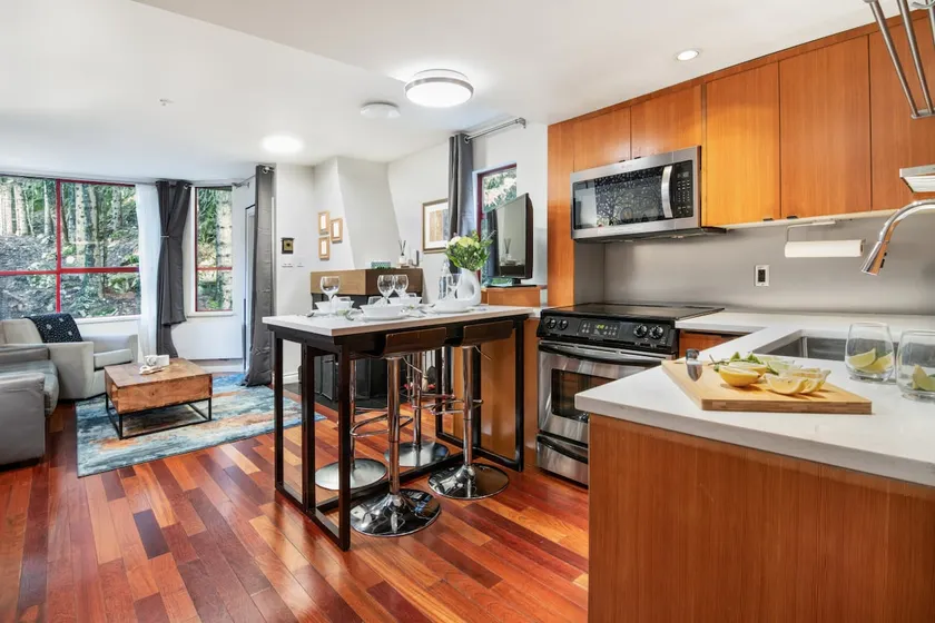 Townhome+parking walk 6 Minutes to Gondola & Shops - Image 1