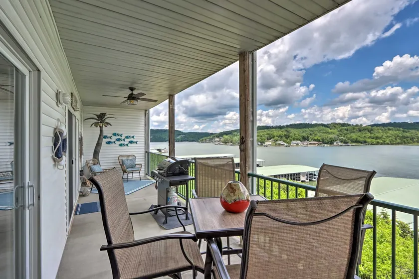 Lakefront Balcony + Pool Access: Camdenton Condo - Image 1