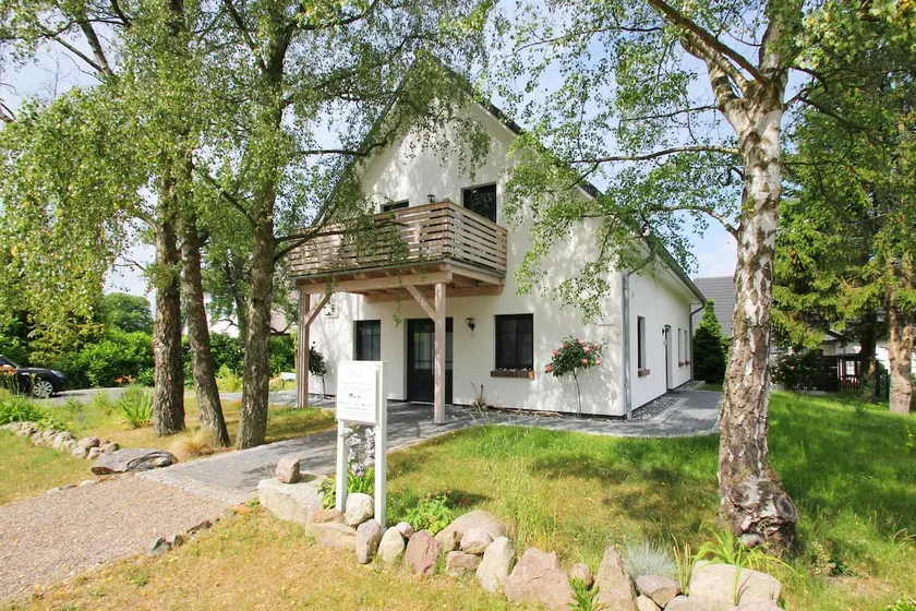 Vacation apartment Liesi - quiet location, beautiful landscape, close to the Baltic Sea - - Image 1