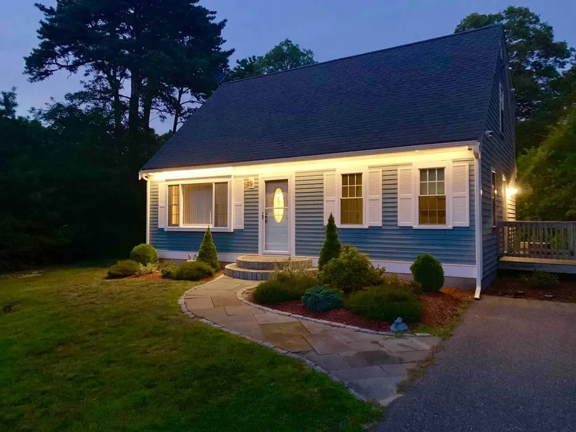 Cape Cod Getaway - 3BR/2BA Beach Pass Included - Image 1