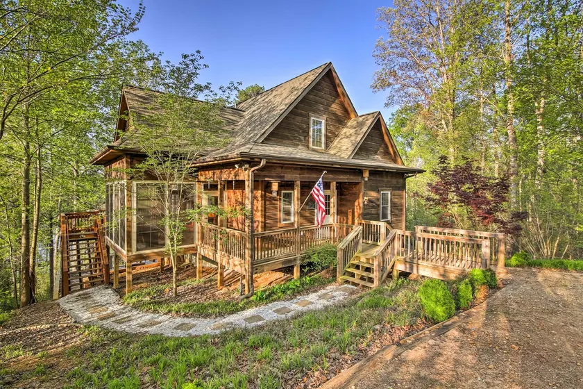 Lakefront South Carolina Abode w/ Deck & Boat Dock - Image 1