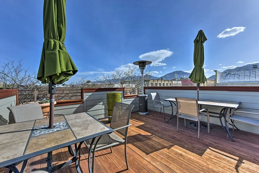 Walkable Downtown Logan Apartment w/ Rooftop Deck - Image 1
