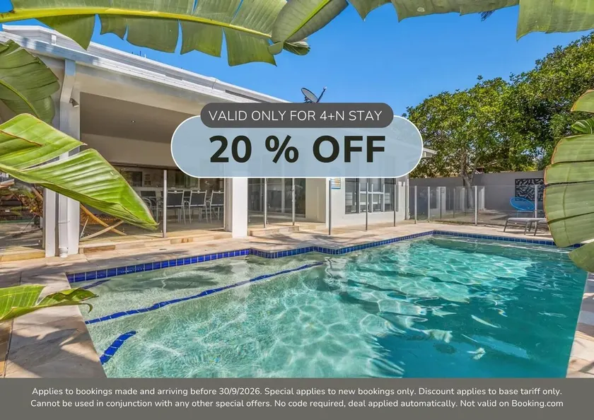 Ocean Blue - 5 Bedroom Pet-Friendly Beachside Home - Image 1