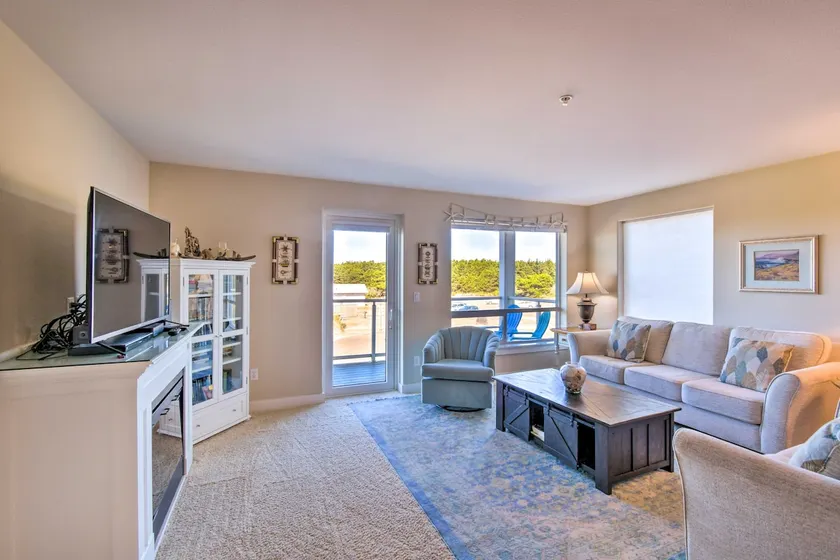 Bright Westport Condo w / Pool Access -Valk till stranden - Image 1