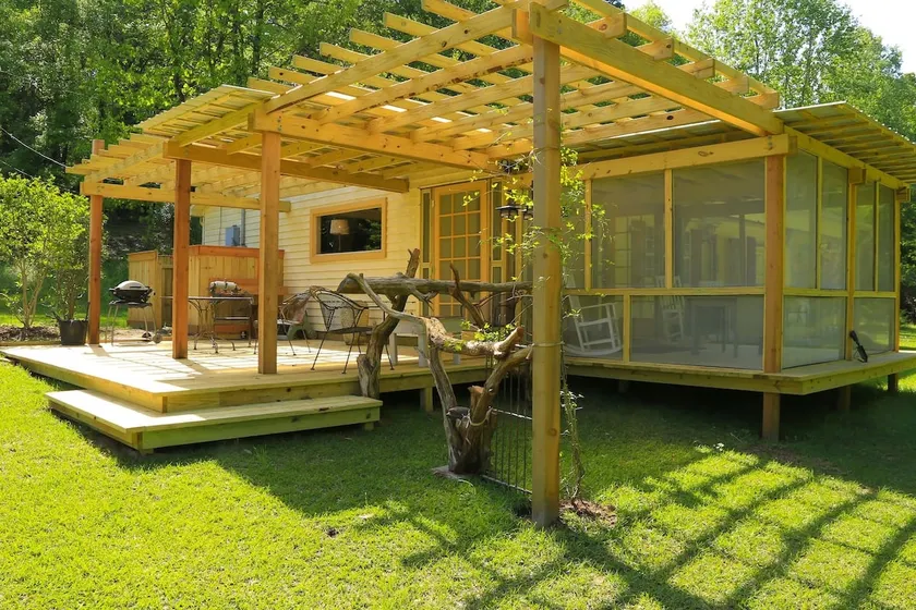 Love Creek Cabin at Fortenberry Farm - Image 1