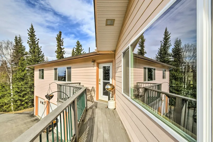 Hillside Anchorage Home by Hiking & Biking Trails! - Image 1