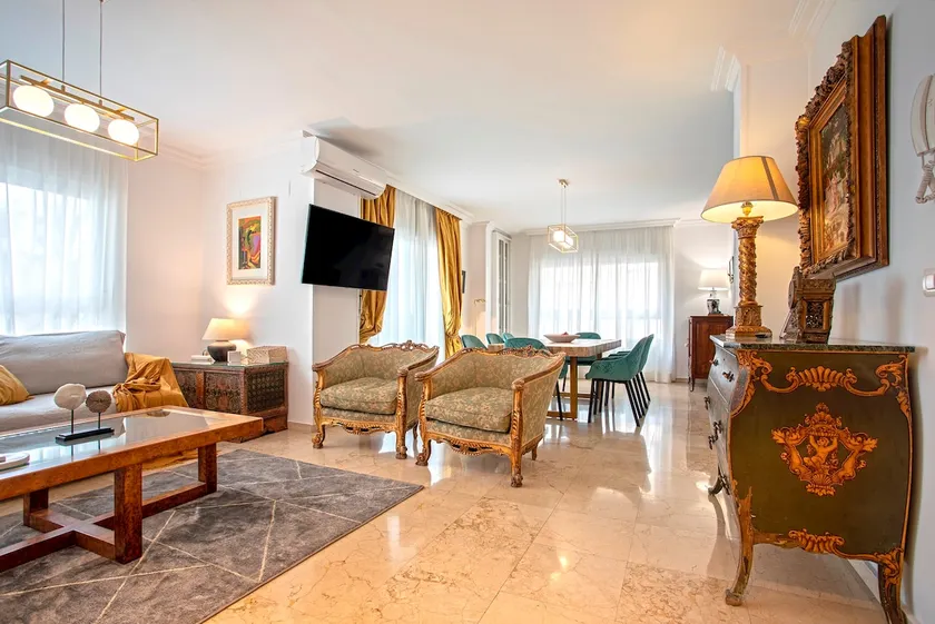 Genteel Home Martinez Campos - Image 1