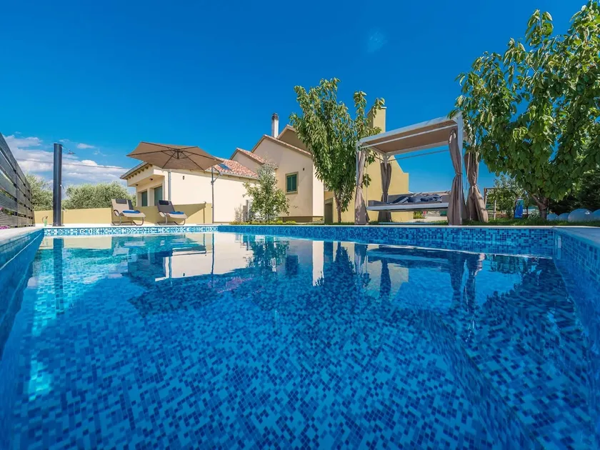 Great Villa Field Hills with sauna and jacuzzi - Image 1