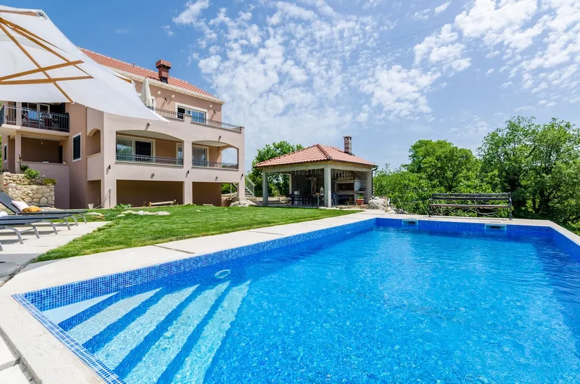 Villa Majkovica - 4 Bedroom Villa with Private Pool & En-Suite Bathrooms & Parking - Image 1