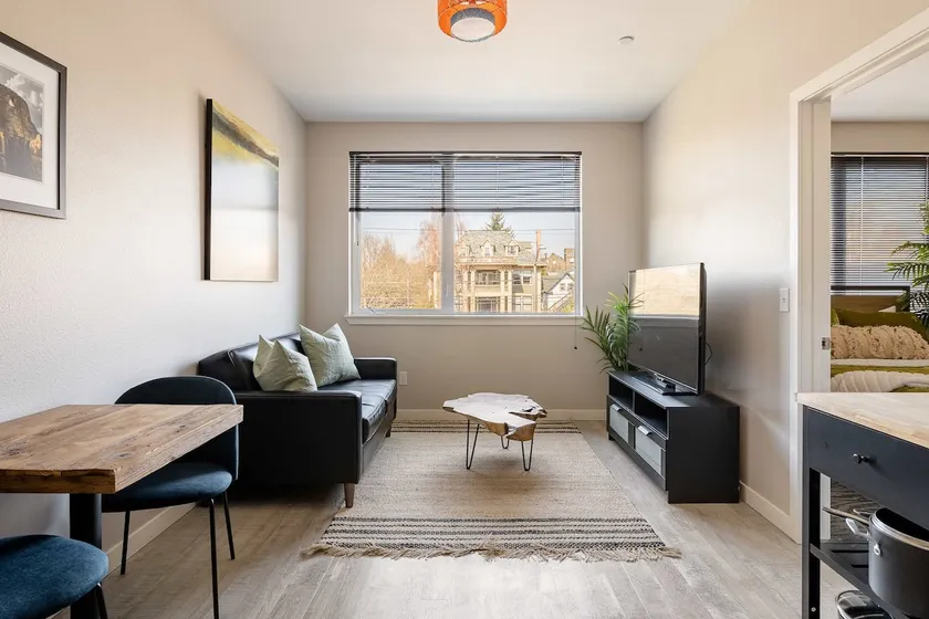 Modern 1BR/1BA - SE Portland - Hawthorne - Image 1