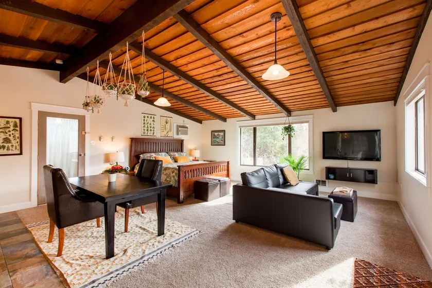 Near River Trail - Pet-Free - King - Local Hosts - Image 1