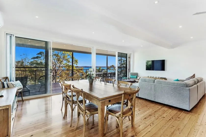 Luxury on Dutchmans Beach - Image 1