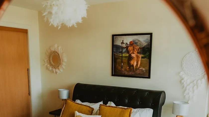 Lovely Bohemian Apartment in Heart of City Life - Image 1