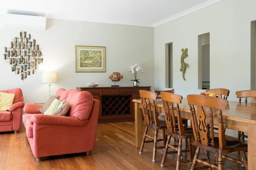 Vaila Bushland Charm near Beaches and Top Wineries - Image 1