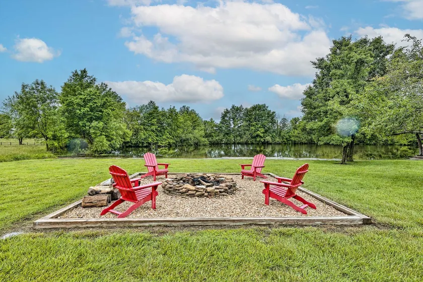 Waterfront Missouri Escape w/ Private Pond & Dock! - Image 1