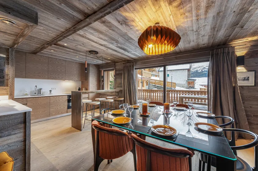 Spacious And Modern Apartment - Image 1