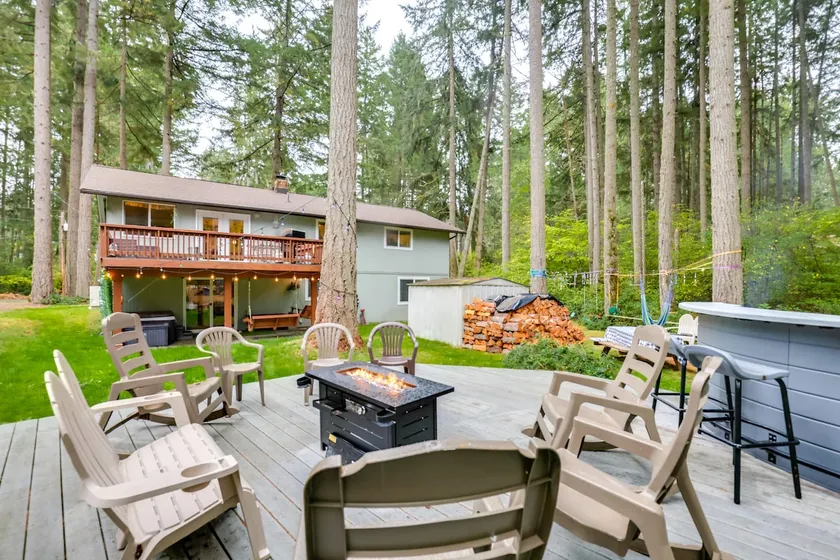 Hot Tub + Fireplace: Peaceful Anderson Island Home - Image 1