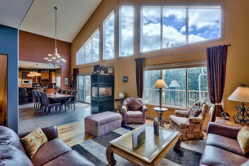 Soleil Chalet By Bear Country - Image 1