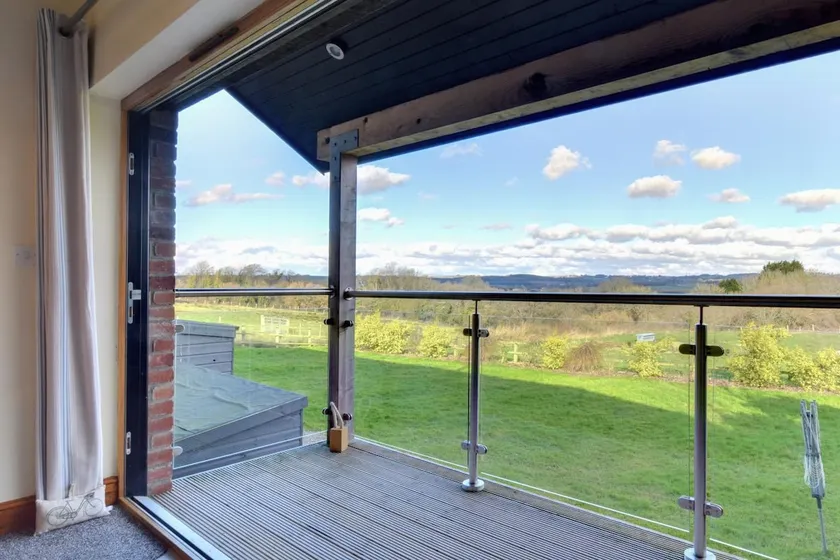 2 Bed in Cardiff oc-91126 - Image 1