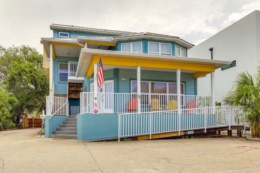 Condo Indian Rocks avec spa de nage à 350 pieds de la plage! - Image 1