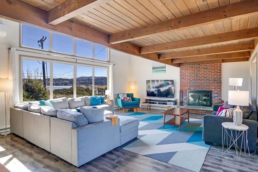 Ocean Front! Sandy Beach! ~ Pacific Chart House - Image 1