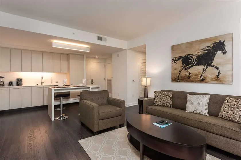 Spacious Town Center 2BR| Workspaces - Image 1