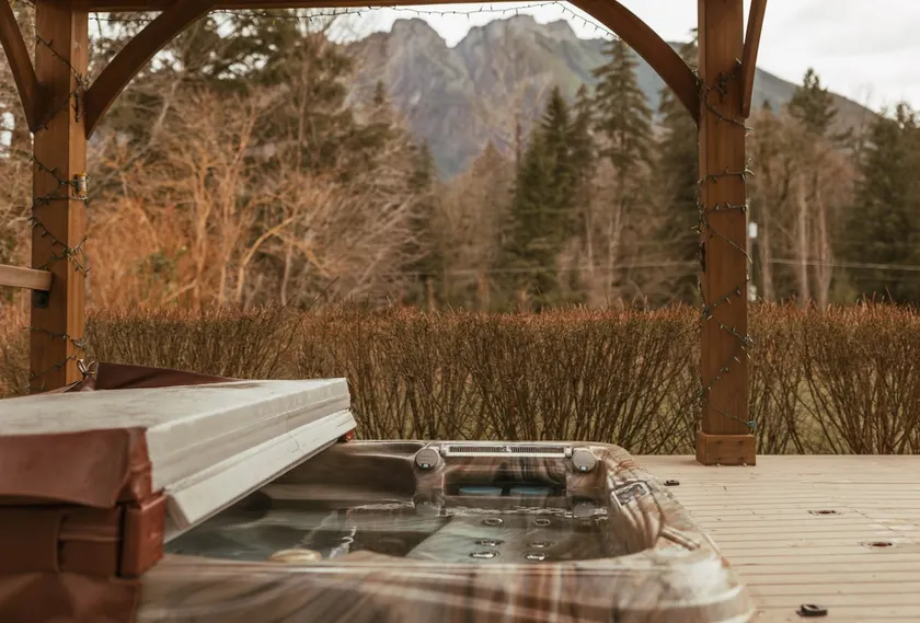 Mt Si Bungalow ~ Hot tub & View Mt Si! - Image 1