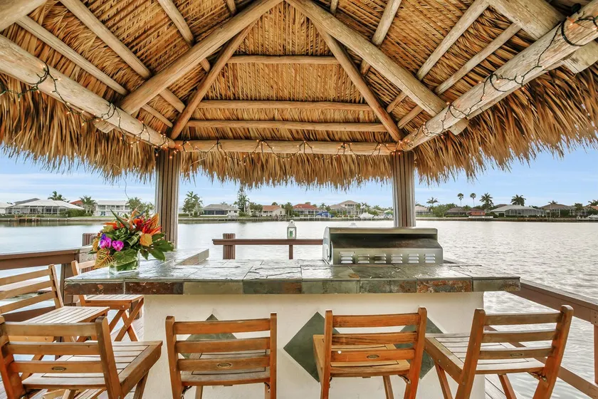 Great Water View 4/2 Pool House With Tiki Bar On Marco Island - Image 1