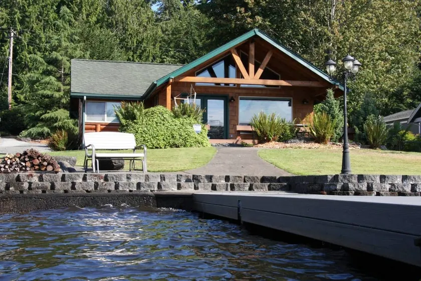 *Lakeside Log Cabin!* Blessings & Memories Abound! - Image 1